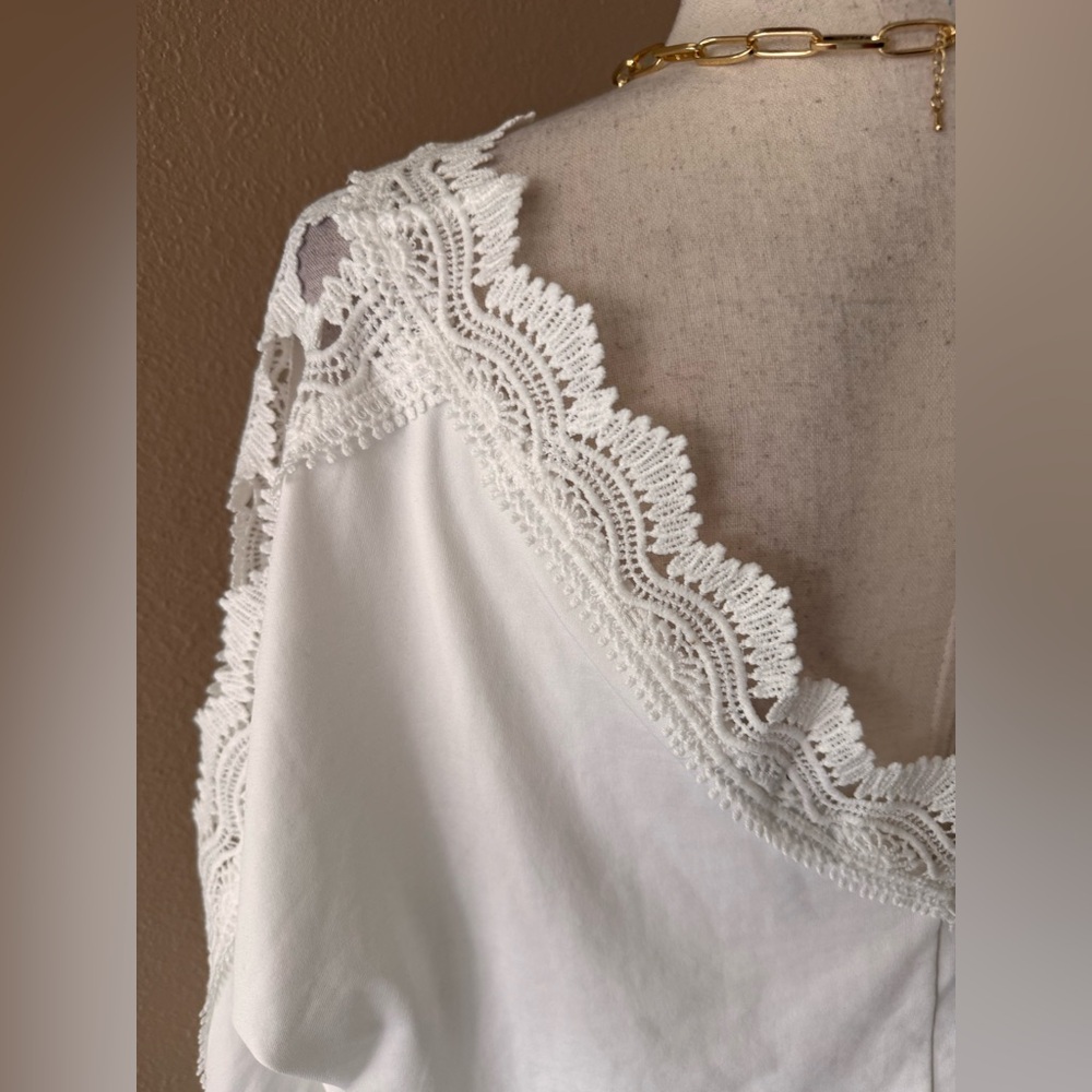 White Lace Trim V-Neck Women's Top - Picture 10 of 13